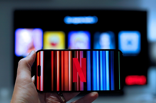 How to shift users’ focus from social media to video platforms